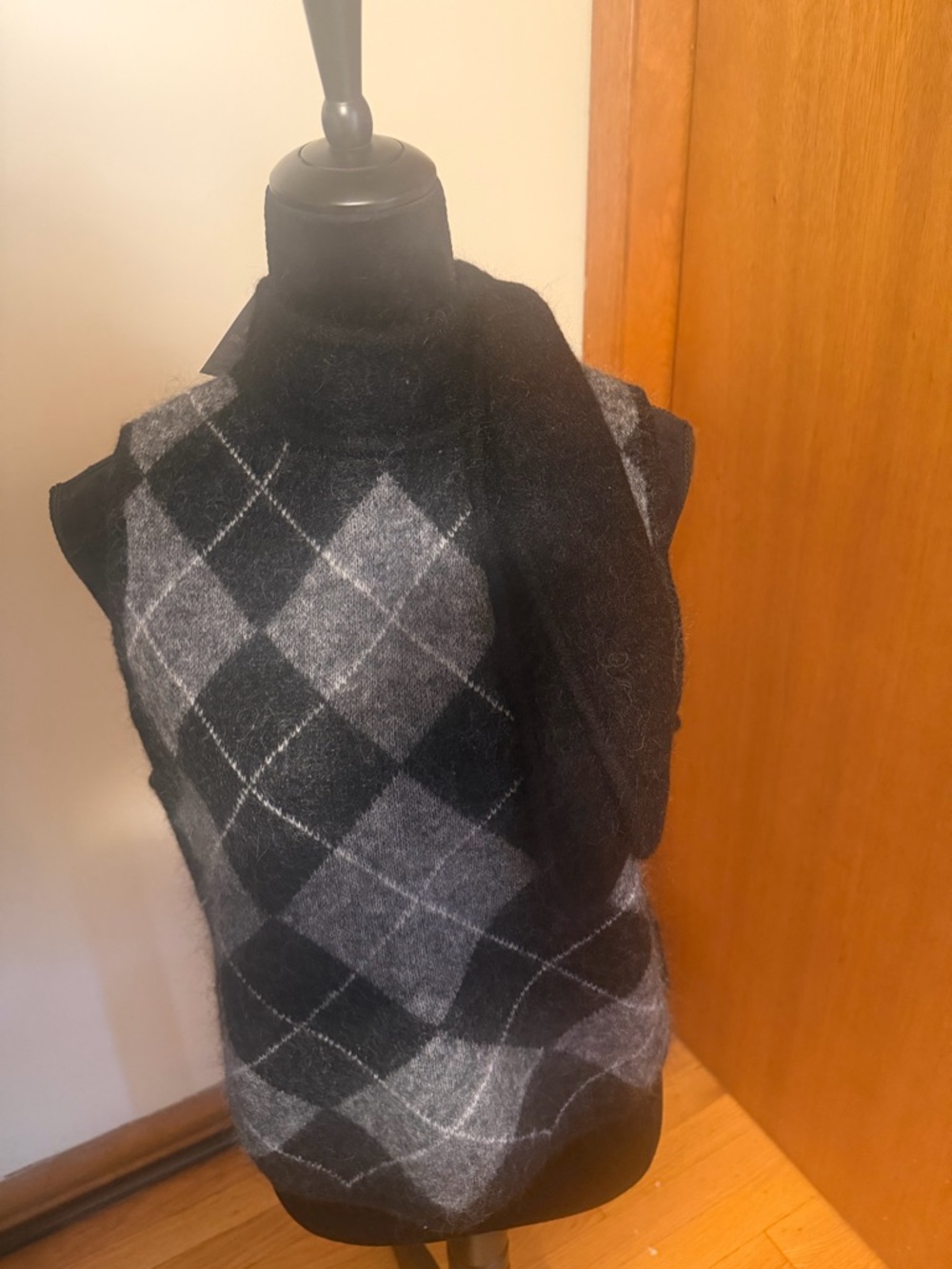 H&M Black & Gray Argyle Sleeveless Turtleneck Sweater Vest